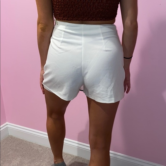 White Shorts with Black Lining🤍🖤 - Picture 2 of 3